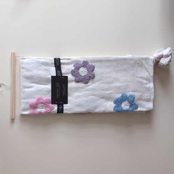 ❌SOLD❌IG and TikTok Viral Rachel Zoe Oversized Multicolored Daisy Throw 🌼🌸 - Picture 2 of 8